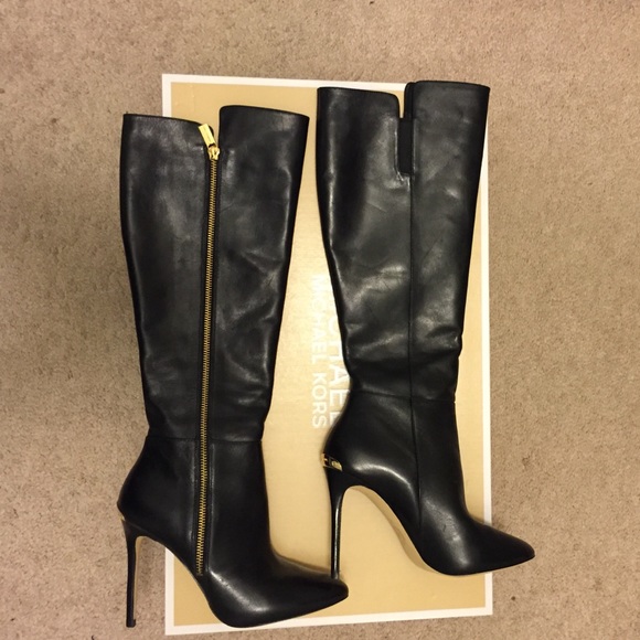 Michael Kors Clara boot - Picture 3 of 8